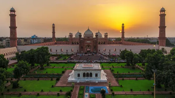 Badshahi Mosque courtyard view
